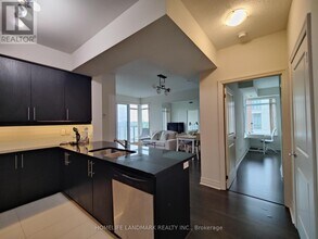 8110-8110 Birchmount Rd in Markham, ON - Building Photo - Building Photo