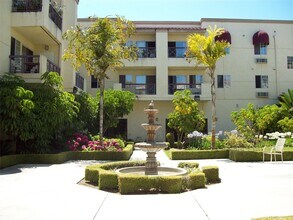 9927 San Antonio Ave in South Gate, CA - Building Photo - Building Photo