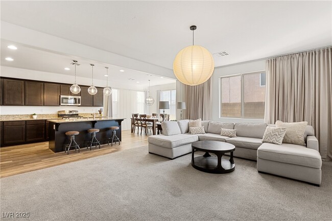 5244 Fiery Sky Ridge St in Las Vegas, NV - Foto de edificio - Building Photo