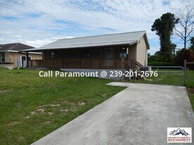 3309 2nd St SW in Lehigh Acres, FL - Building Photo