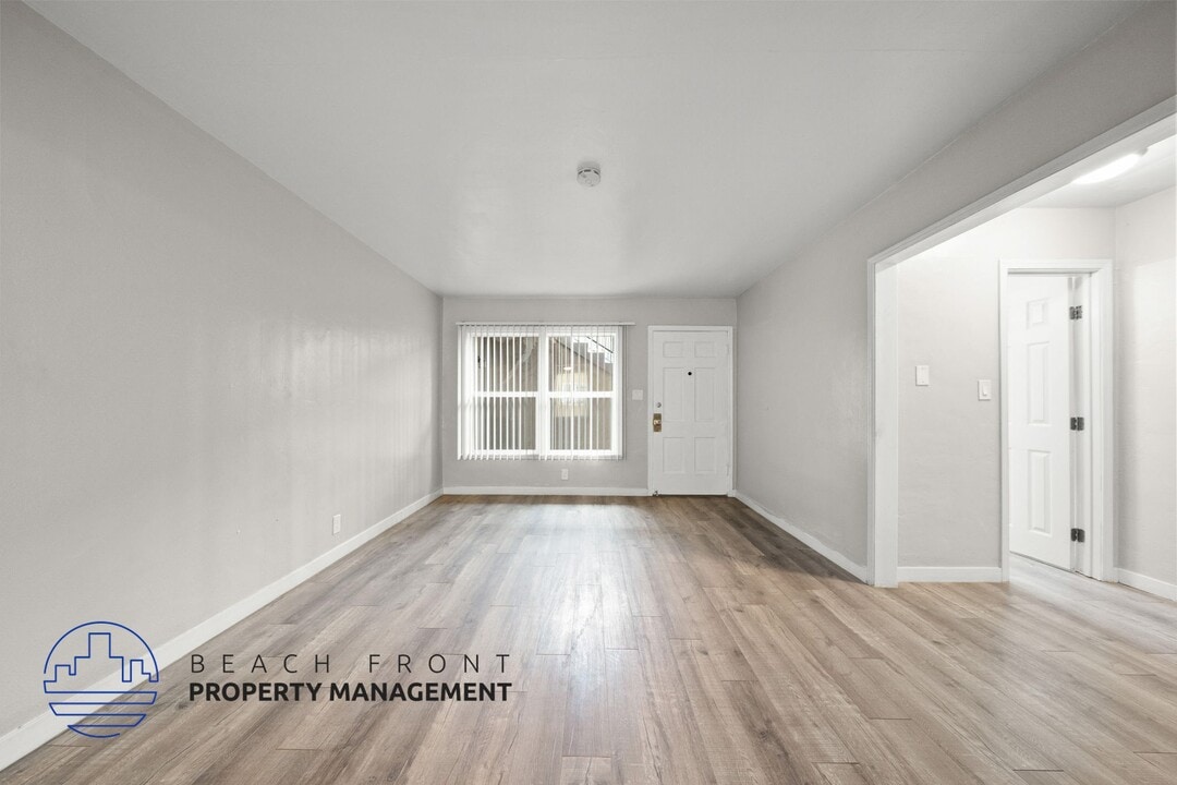 2070-2080 Magnolia Ave. in Long Beach, CA - Foto de edificio