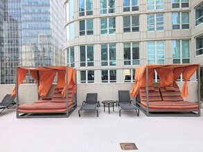 345 N La Salle Dr, Unit 4105 in Chicago, IL - Foto de edificio - Building Photo