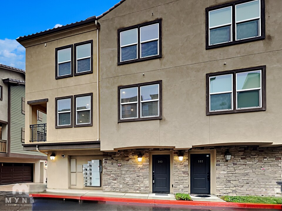 343 Mission Villas Rd in San Marcos, CA - Building Photo