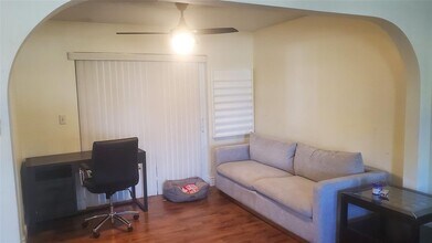 616 SE 8th Ave in Deerfield Beach, FL - Building Photo - Building Photo