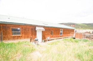 19 N Main St in Alma, CO - Building Photo