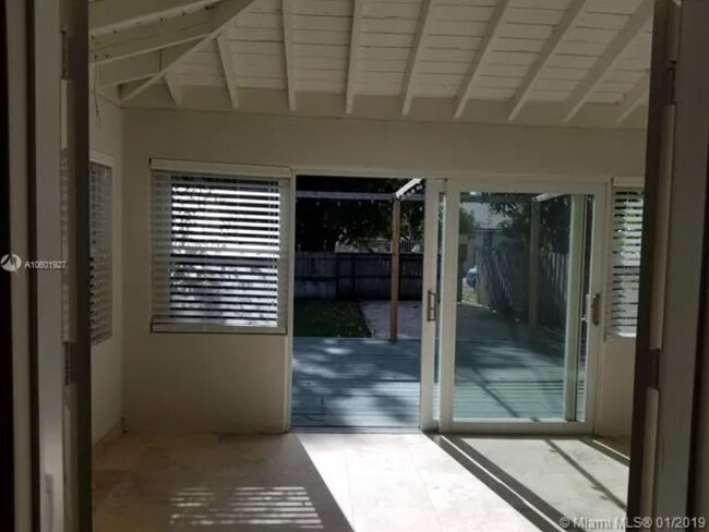 4630 SW 12th St in Miami, FL - Building Photo - Building Photo