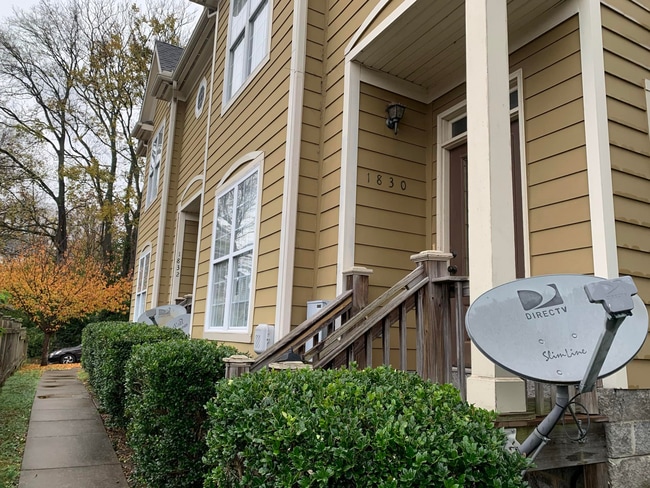 1832 Hermosa St in Nashville, TN - Foto de edificio - Building Photo
