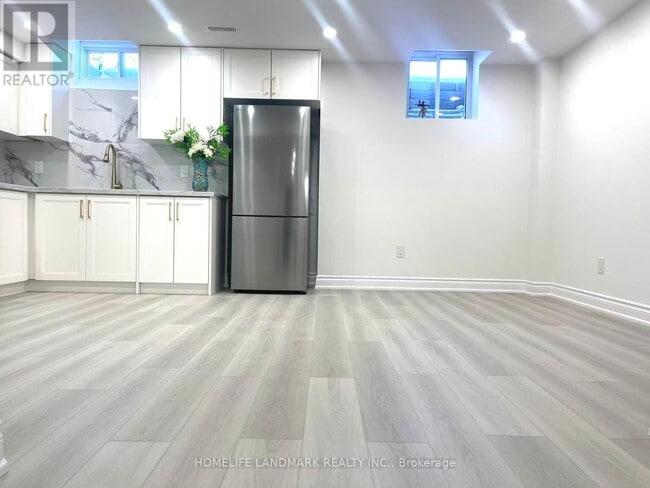 252 Borealis Ave in Aurora, ON - Building Photo - Building Photo