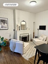 353 W 19th St in New York, NY - Building Photo - Building Photo