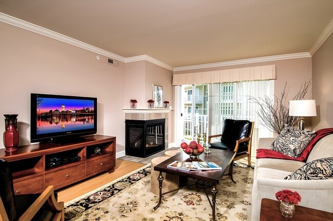 The Glen at Sugar Hill in Brunswick, NY - Building Photo - Building Photo