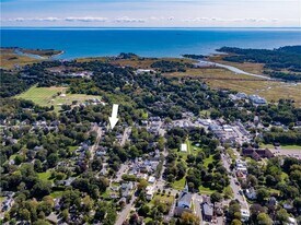 18 Graves Ave in Guilford, CT - Building Photo