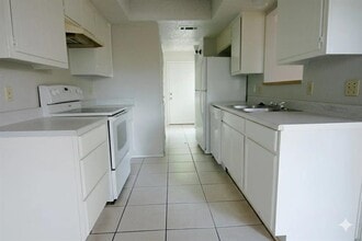 9600 Bear Paw Trail in Austin, TX - Building Photo - Building Photo