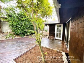 6215 53rd Ave NE in Seattle, WA - Building Photo - Building Photo