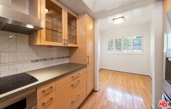 2910 Neilson Wy in Santa Monica, CA - Building Photo - Building Photo