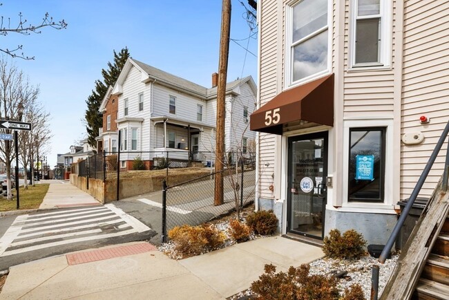 55 Broadway, Unit 3 in Somerville, MA - Building Photo - Building Photo