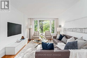 349 Woodbine Ave in Toronto, ON - Building Photo - Building Photo