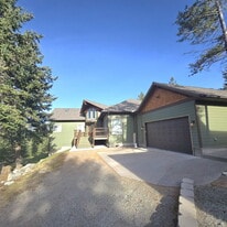 319 Shelter Valley Dr in Kalispell, MT - Building Photo