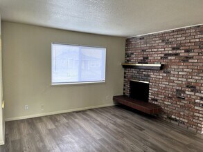 31 W Dollison St in Eureka, CA - Building Photo - Building Photo