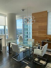 92 SW 3rd St in Miami, FL - Building Photo - Building Photo