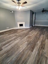 6200 W Tidwell Rd in Houston, TX - Building Photo - Building Photo