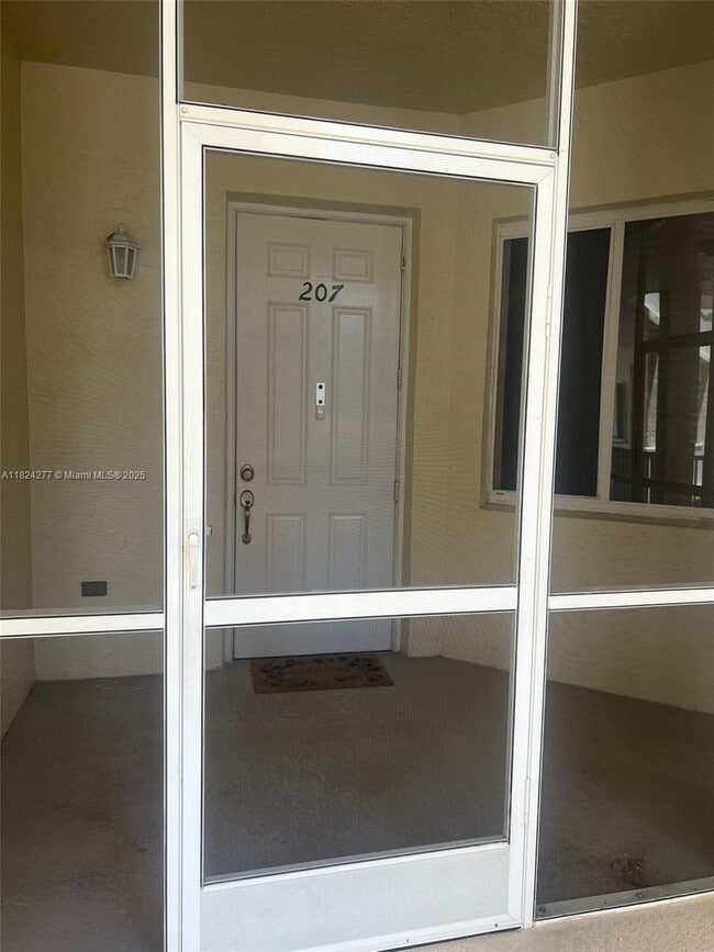 property at 3500 Oaks Clubhouse Dr