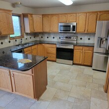 5019 68th St in Urbandale, IA - Building Photo - Building Photo