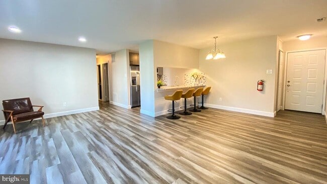 403 Hickory Cir in Cherry Hill Township, NJ - Building Photo - Building Photo