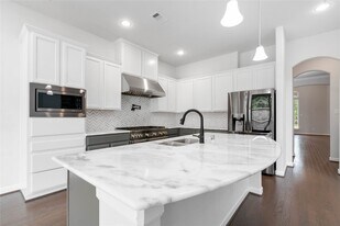1303 Gardenia Dr in Houston, TX - Building Photo