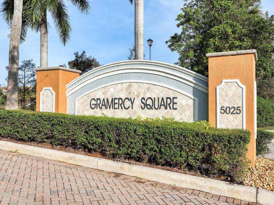 102 Astor Cir in Delray Beach, FL - Building Photo