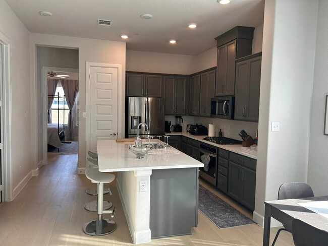 4420 Murphy Ln, Unit 1000 Dumont N-246 in Carrollton, TX - Building Photo - Building Photo