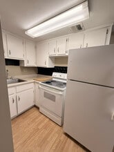 12221 W Bell Rd in Surprise, AZ - Foto de edificio - Building Photo