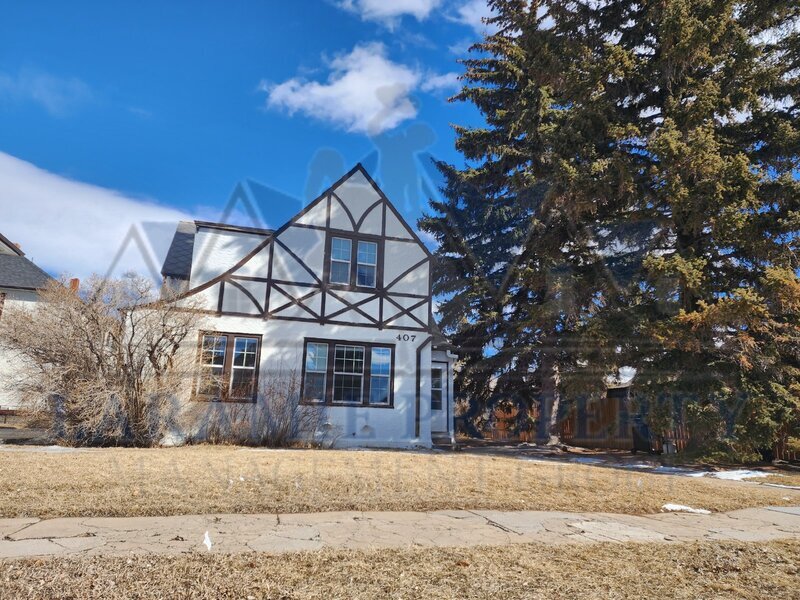 407 S 5th St in Laramie, WY - Foto de edificio