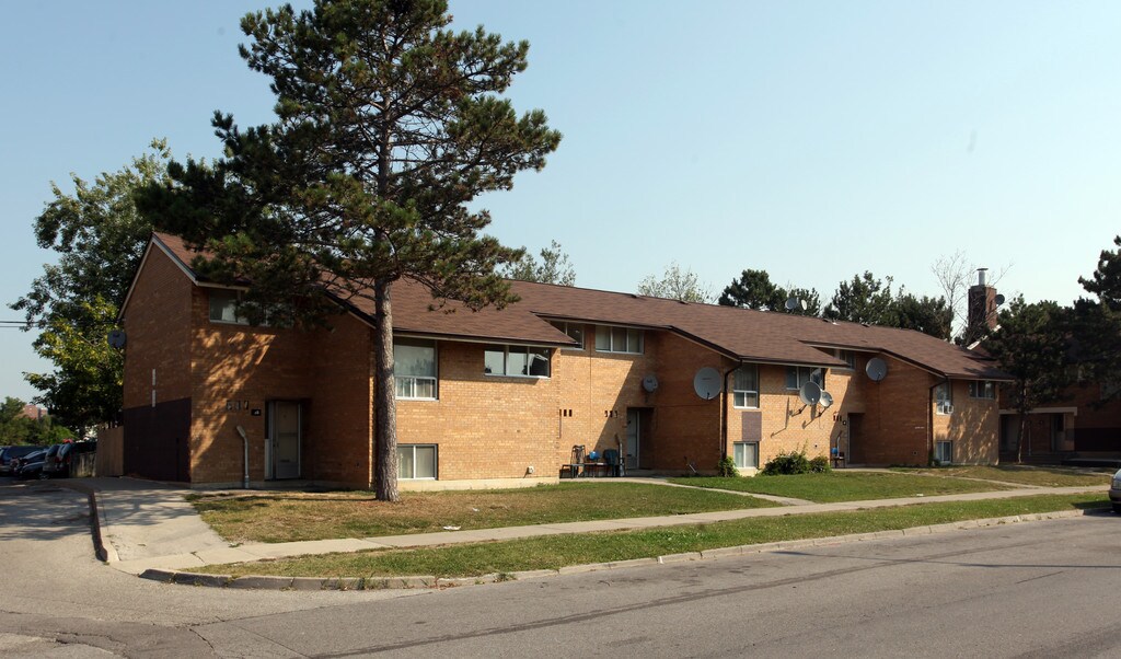 5868 Jamestown Cres Apartments Toronto, ON Apartments For Rent