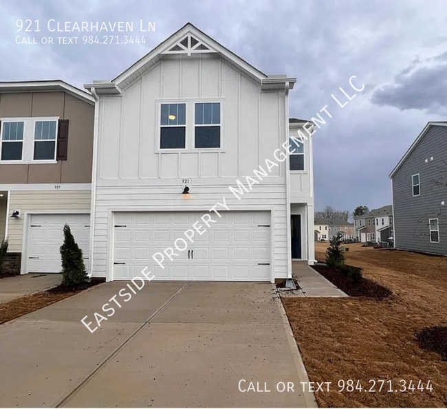 921 Clearhaven Ln