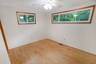 114 Lynncliff Rd in Hampton Bays, NY - Building Photo - Building Photo