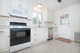 86 Hecker Ave in Darien, CT - Building Photo - Building Photo