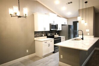 5406 Yaupon Dr in Arlington, TX - Building Photo - Building Photo