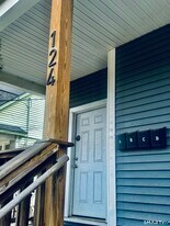 124 Meriden Rd in Waterbury, CT - Building Photo