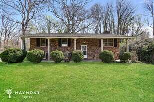 310 Anchor Dr in Greensboro, NC - Building Photo