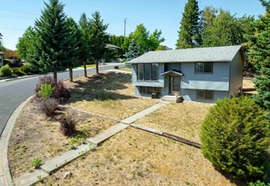 231 NW Sunrise Dr in Pullman, WA - Building Photo