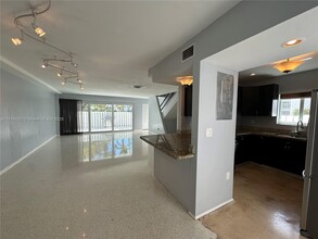 7400 Gary Ave in Miami Beach, FL - Building Photo - Building Photo