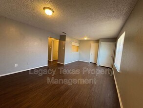 1706 Short St in Cleburne, TX - Foto de edificio - Building Photo