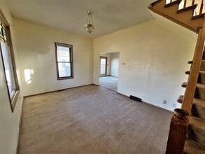 801 E 6th Ave in Mitchell, SD - Building Photo - Building Photo
