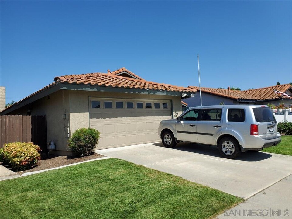 4876 Sumac Pl in Oceanside, CA - Building Photo