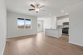 1023 Rosewood Trl in Beasley, TX - Building Photo - Building Photo