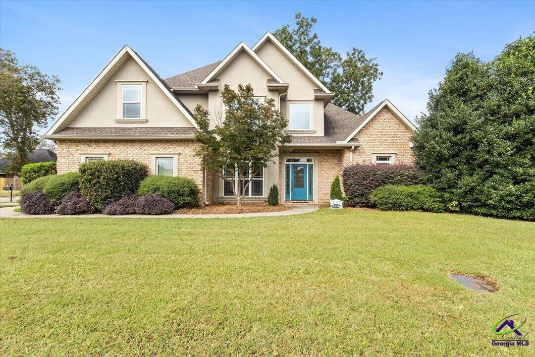 300 Cheshire Dr in Warner Robins, GA - Building Photo