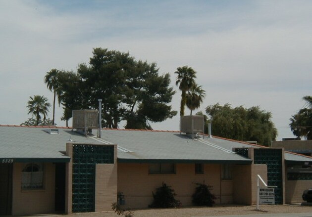 12th St & Missouri in Phoenix, AZ - Foto de edificio