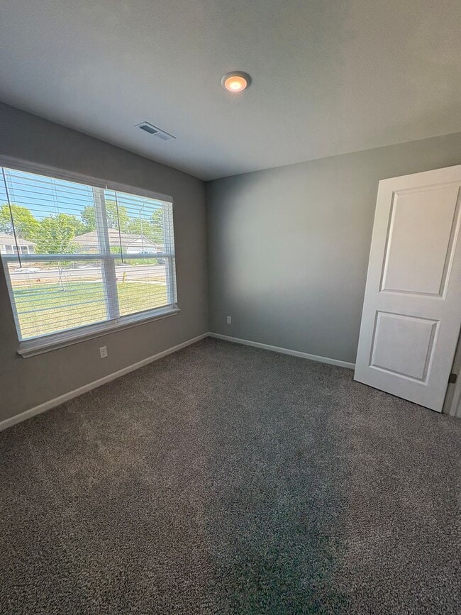 620 Fall Meadow Ln in Belton, MO - Building Photo - Building Photo