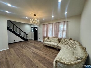 264 Vernon Ave in Clifton, NJ - Building Photo - Building Photo