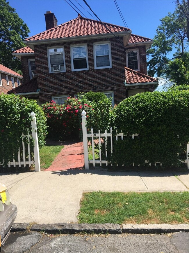 property at 460 E 5th St